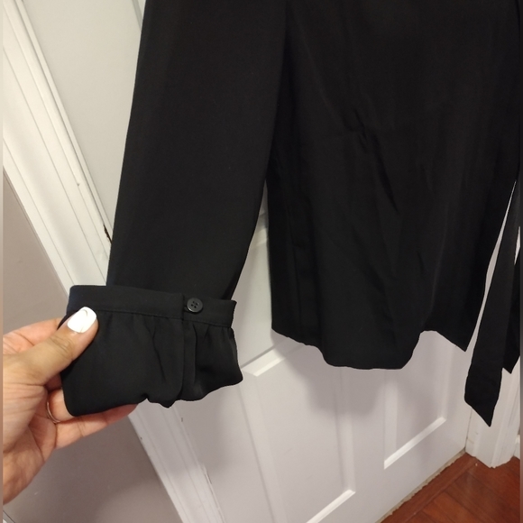 CHICO'S Black Long Sleeved Neck Tie Blouse Sz 1 NWOT - Picture 9 of 9
